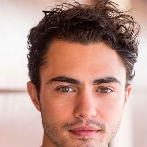 Fotoğraf Darren Barnet