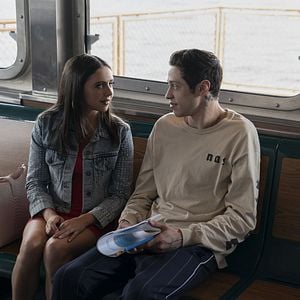 Fotoğraf Bel Powley