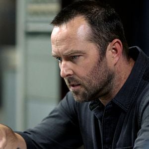 Fotoğraf Sullivan Stapleton