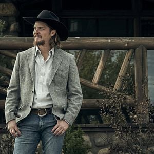 Fotoğraf Luke Grimes