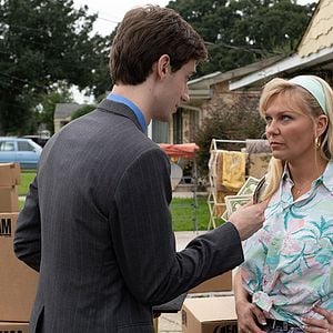 Fotoğraf On Becoming a God in Central Florida