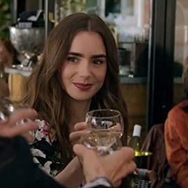 Fotoğraf Emily in Paris