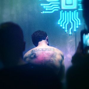 Fotoğraf Derisini Satan Adam