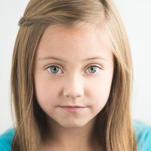 Fotoğraf Scarlett Hazen