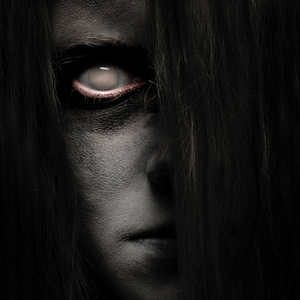 Fotoğraf Lanetli Kardeş