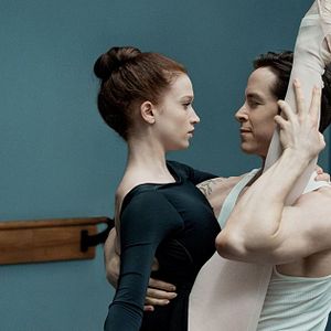 Fotoğraf Flesh and Bone