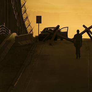 Fotoğraf Outside The Wire