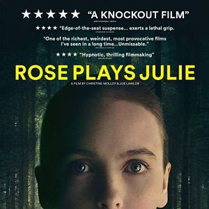 Fotoğraf Rose Plays Julie