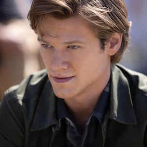 Fotoğraf Lucas Till