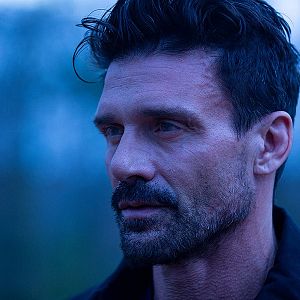 Fotoğraf Into The Ashes