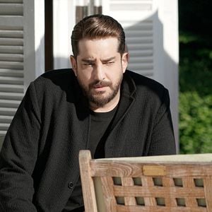 Fotoğraf Camdaki Kız