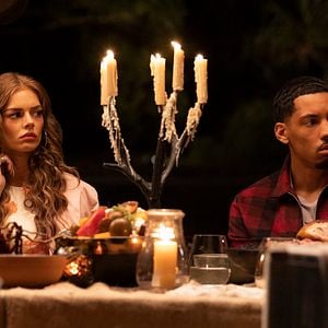 Fotoğraf Dokuz Kusursuz Yabancı