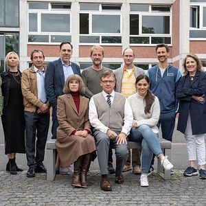 Fotoğraf Eingeschlossene Gesellschaft