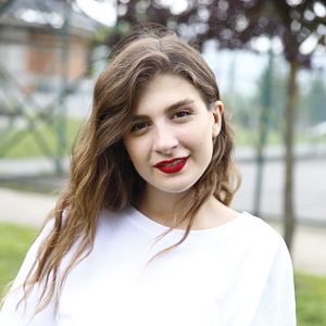 Fotoğraf Demir Kadın: Neslican