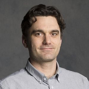 Fotoğraf Gray Powell