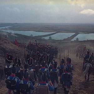 Fotoğraf Voyna i mir