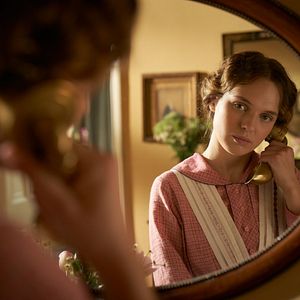 Fotoğraf Odessa Young