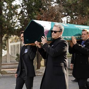 Fotoğraf Annemizi Saklarken