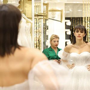 Fotoğraf Annemizi Saklarken