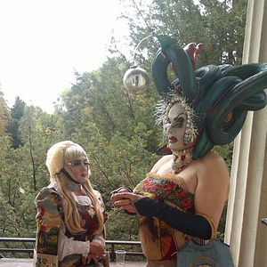 Fotoğraf One Zero One - Die Geschichte von Cybersissy & BayBjane