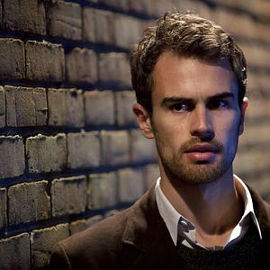 Fotoğraf Theo James