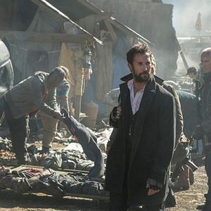 Fotoğraf Falling Skies