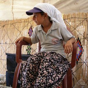 Fotoğraf Toprağa Uzanan Eller