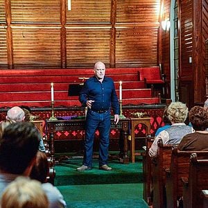 Fotoğraf Under The Dome