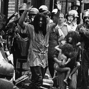 Fotoğraf Let the Fire Burn