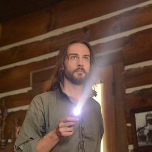Fotoğraf Tom Mison