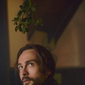 Fotoğraf Tom Mison