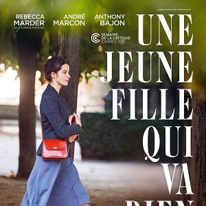 Fotoğraf Une jeune fille qui va bien