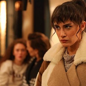 Fotoğraf Annemizi Saklarken