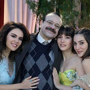 Fotoğraf Üç Kız Kardeş