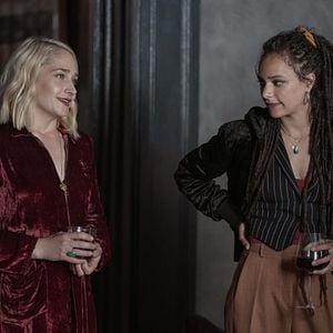 Fotoğraf Conversations With Friends