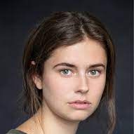 Fotoğraf Alison Oliver