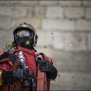 Fotoğraf Notre-Dame brûle