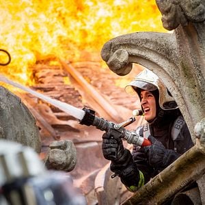 Fotoğraf Notre-Dame brûle