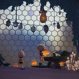 Fotoğraf Arı Maya 3: Altın Küre