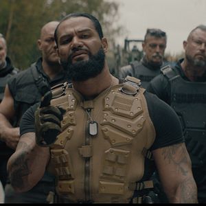 Fotoğraf Last Man Down