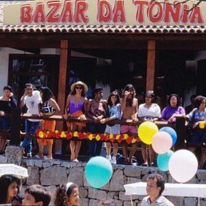 Fotoğraf Mulheres de areia