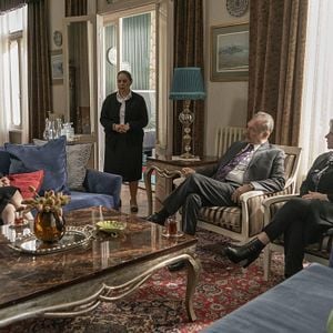 Fotoğraf Camdaki Kız