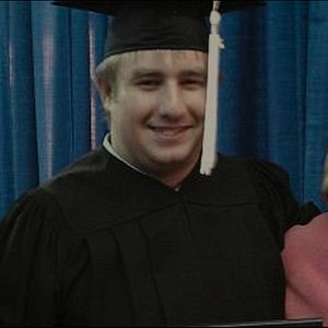 Fotoğraf Dijital Yalanlar Ağı: Ölüm, Suç ve İnternet