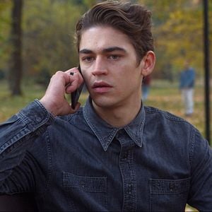 Fotoğraf Hero Fiennes Tiffin