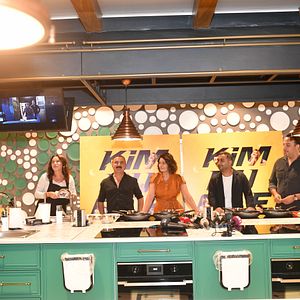 Fotoğraf Kim Bu Aile?