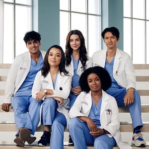 Fotoğraf Adelaide Kane