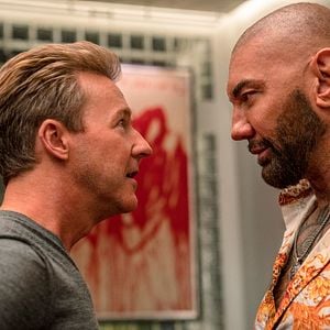 Fotoğraf Bıçaklar Çekildi: Gizemli Bir Serüven