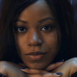 Fotoğraf Riele Downs