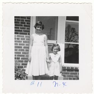 Fotoğraf All The Beauty And The Bloodshed