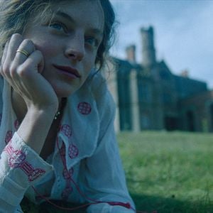 Fotoğraf Emma Corrin